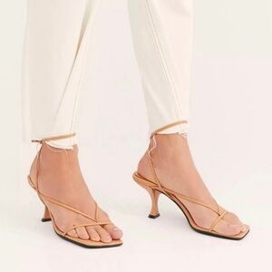 Fluxx Sandal Jeffrey Campbell in Nude